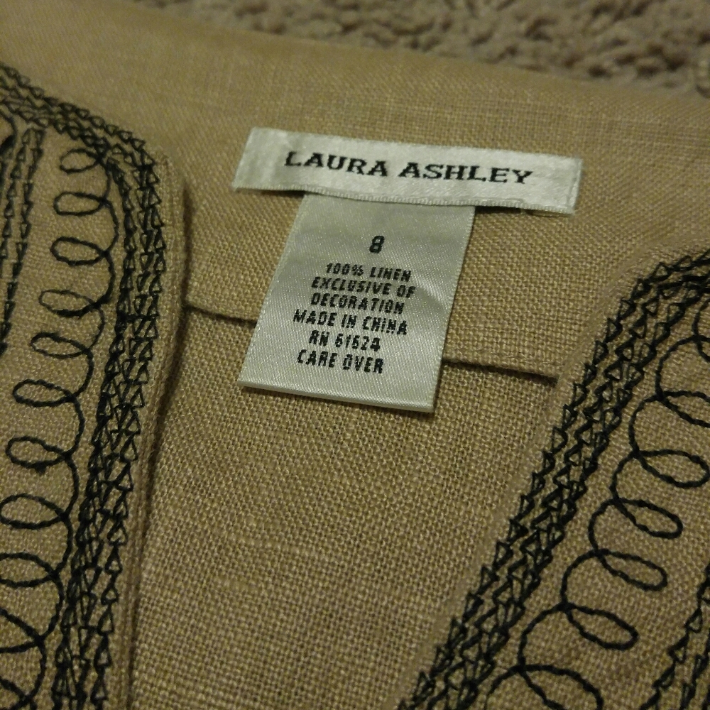 Linen Stitched Laura Ashley Tank Top - Picture 5 of 7